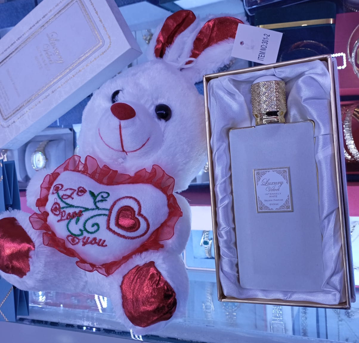 Luxury Velvet Intense – L’élégance parfumée qui raconte votre histoire